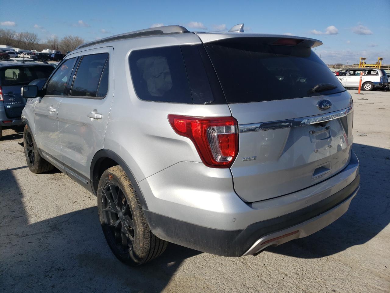 Photo 3 from auction – 2017 FORD EXPLORER X with VIN 1FM5K7D82HGA87035