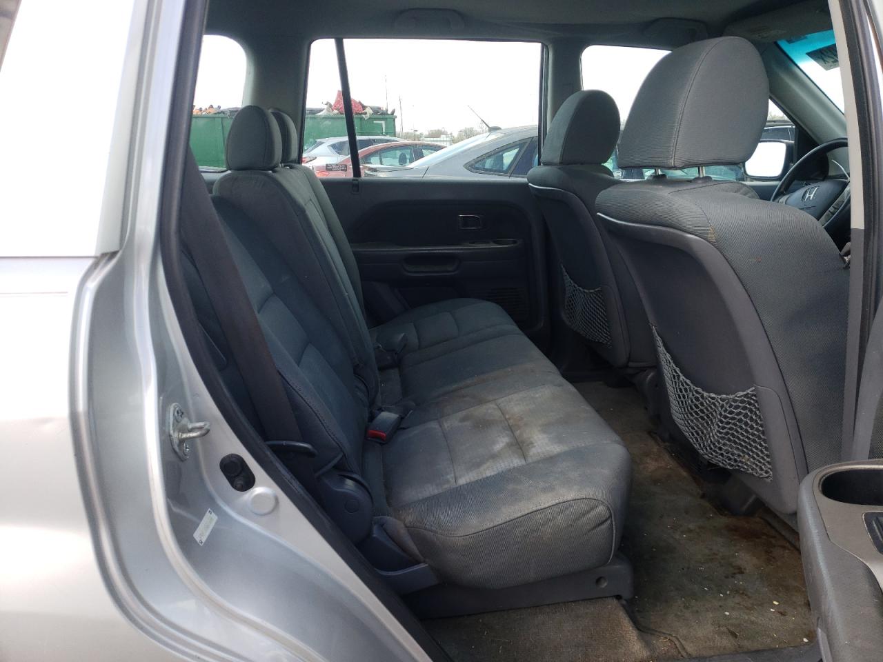 Photo 6 from auction – 2006 HONDA PILOT LX with VIN 5FNYF18156B016368