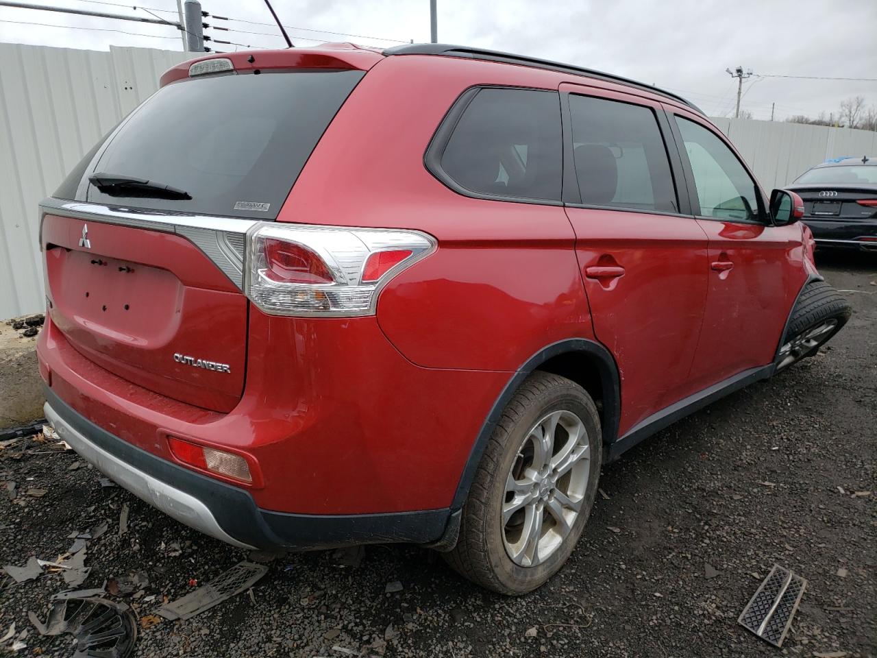 Photo 4 from auction – 2015 MITSUBISHI OUTLANDER with VIN JA4AZ3A32FZ002349