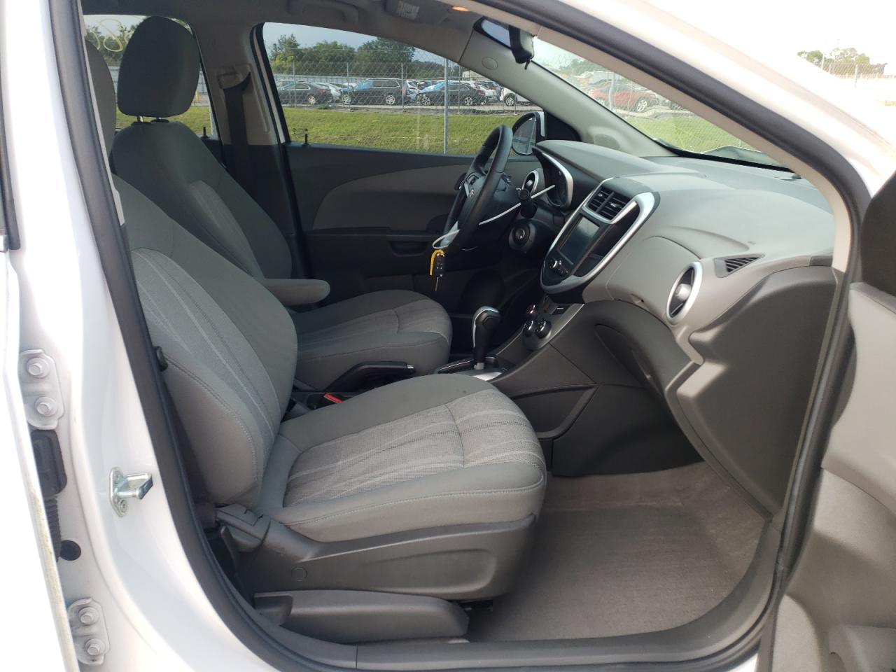 Photo 5 from auction – 2017 CHEVROLET SONIC LT with VIN 1G1JD5SH2H4129685