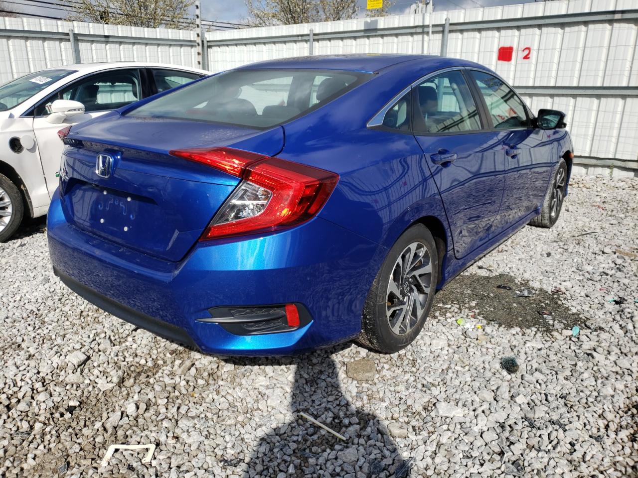 Photo 4 from auction – 2016 HONDA CIVIC EX with VIN 19XFC2F70GE077342