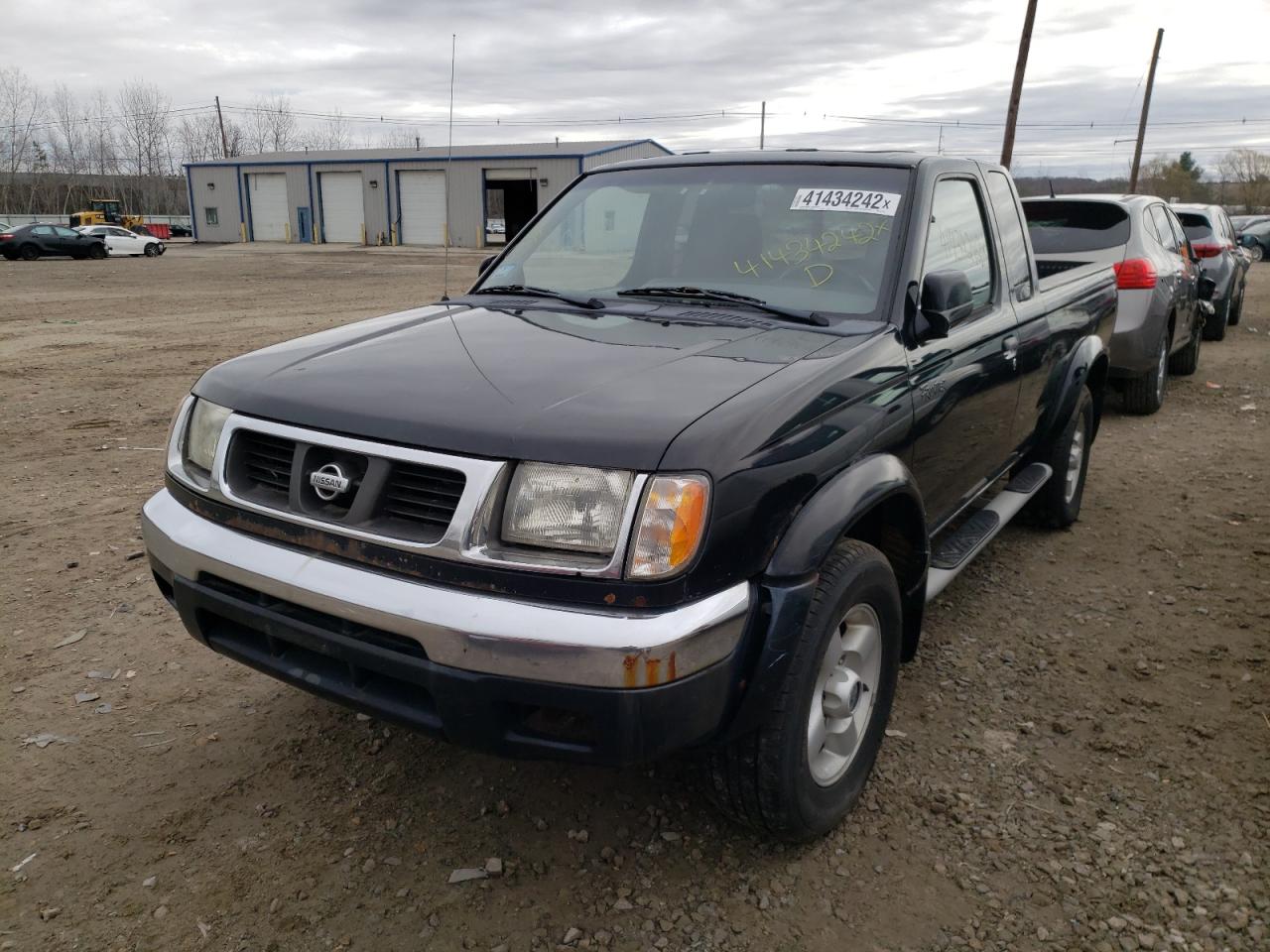 Photo 2 from auction – 2000 NISSAN FRONTIER K with VIN 1N6ED26Y5YC401182