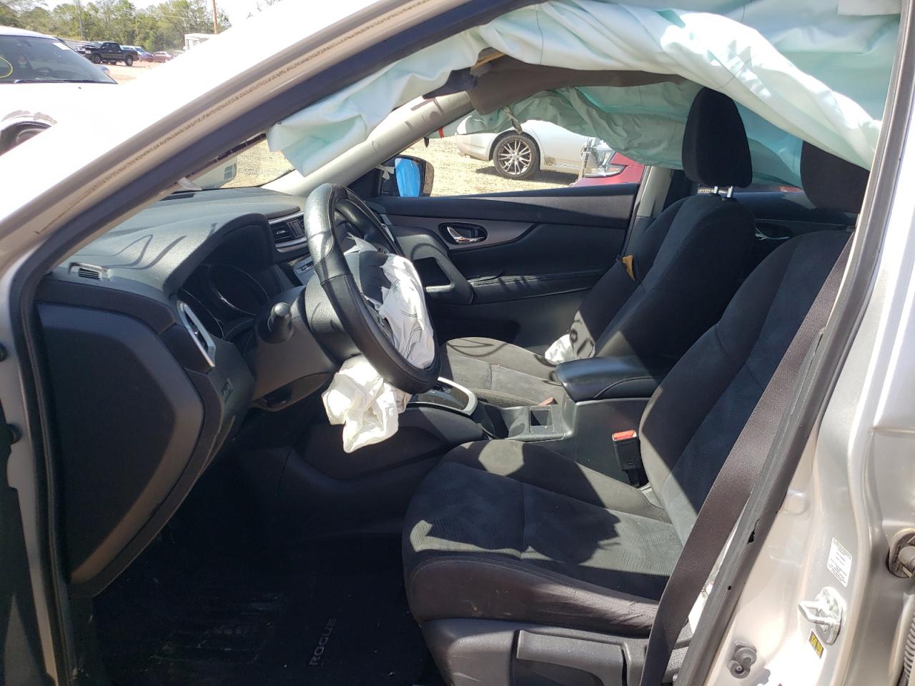 Photo 5 from auction – 2015 NISSAN ROGUE S with VIN KNMAT2MV2FP535585