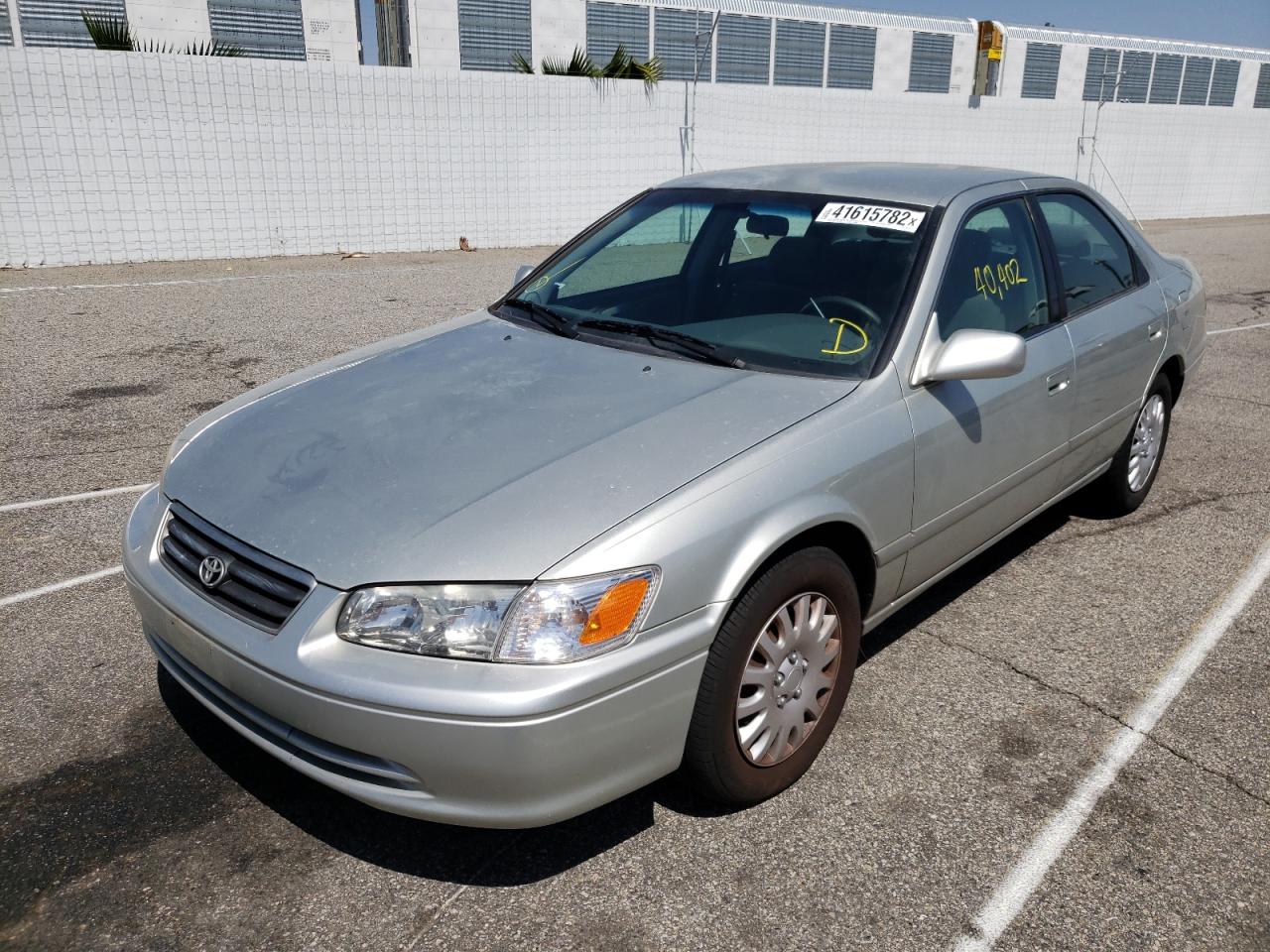 Photo 2 from auction – 2000 TOYOTA CAMRY CE with VIN JT2BG22K9Y0530163