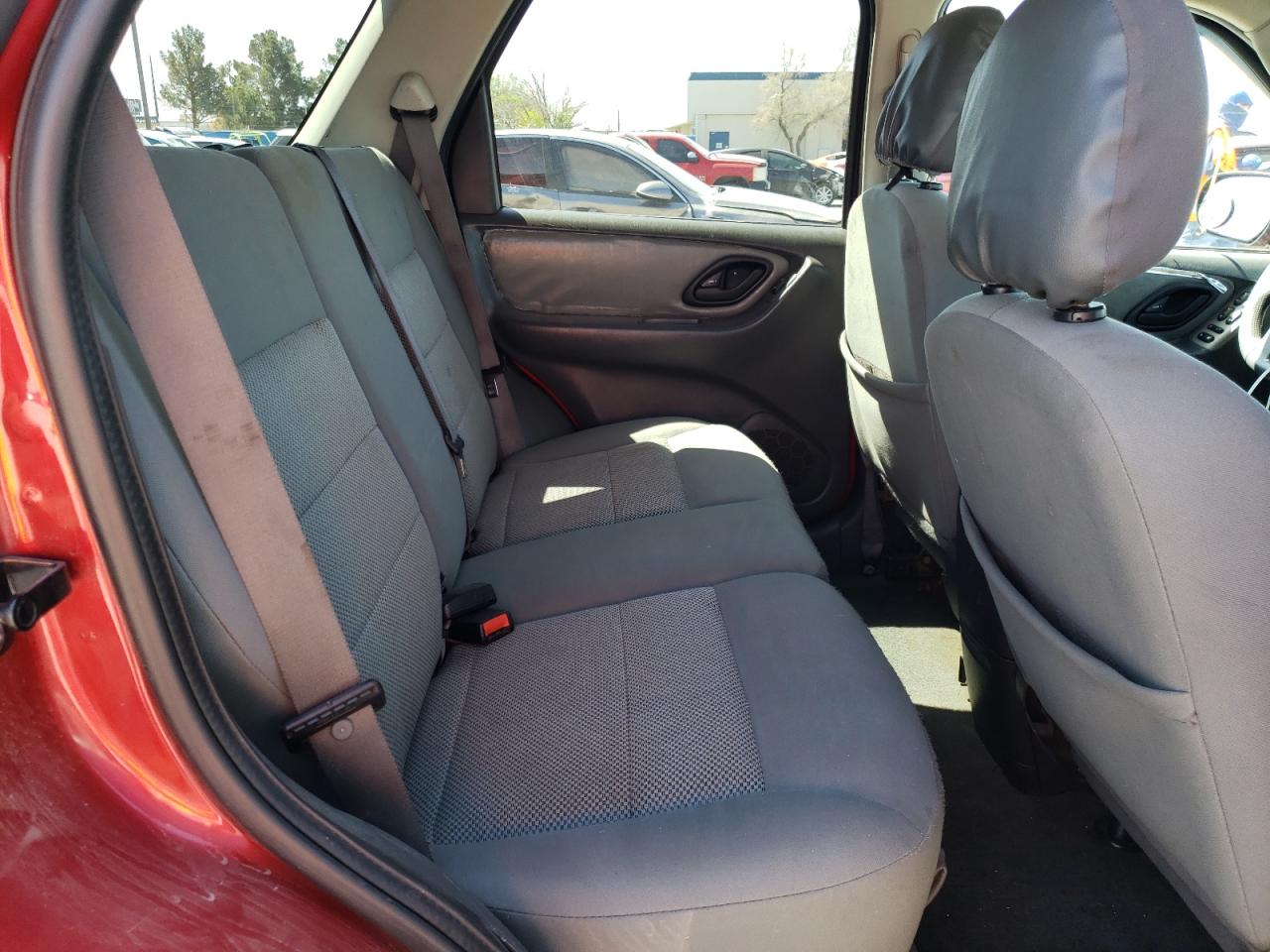 Photo 6 from auction – 2005 FORD ESCAPE XLT with VIN 1FMYU93165KC96293