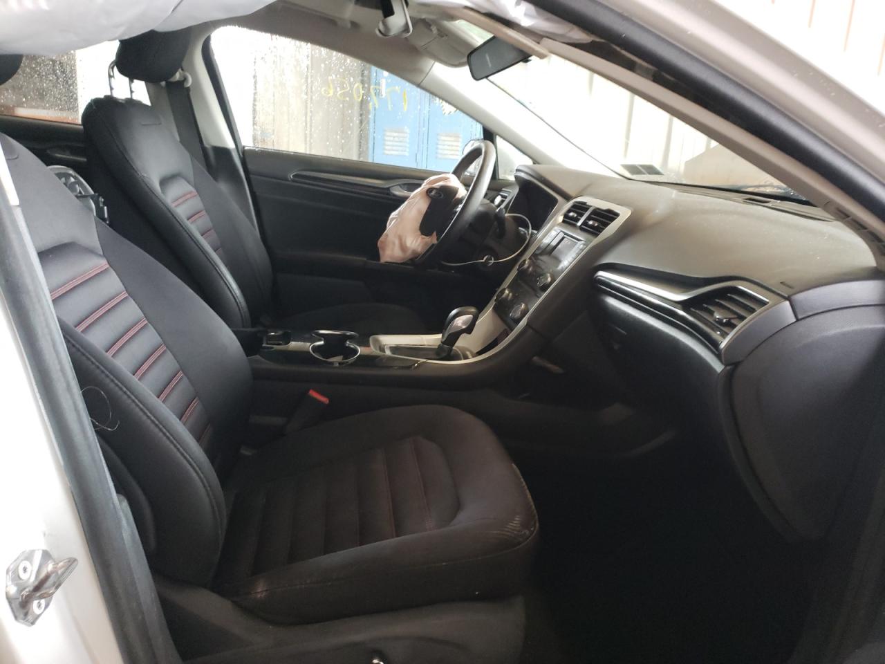 Photo 5 from auction – 2015 FORD FUSION SE with VIN 3FA6P0H72FR101112
