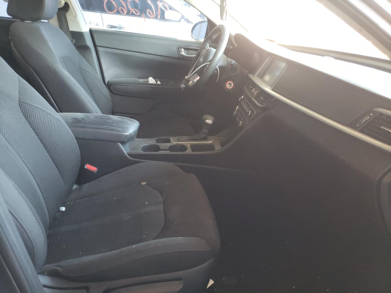 Photo 5 from auction – 2019 KIA OPTIMA LX with VIN 5XXGT4L39KG283003