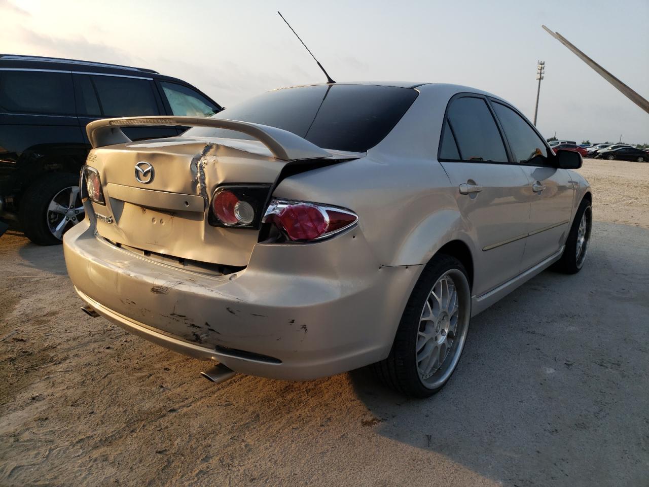 Photo 4 from auction – 2008 MAZDA 6 I with VIN 1YVHP80C185M13576