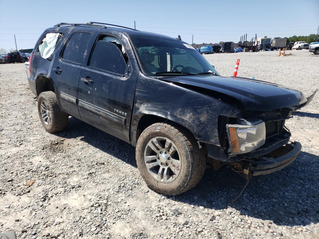 CHEVROLET TAHOE C150 2013 with VIN 1GNSCBE06DR144701 - Photo from auction