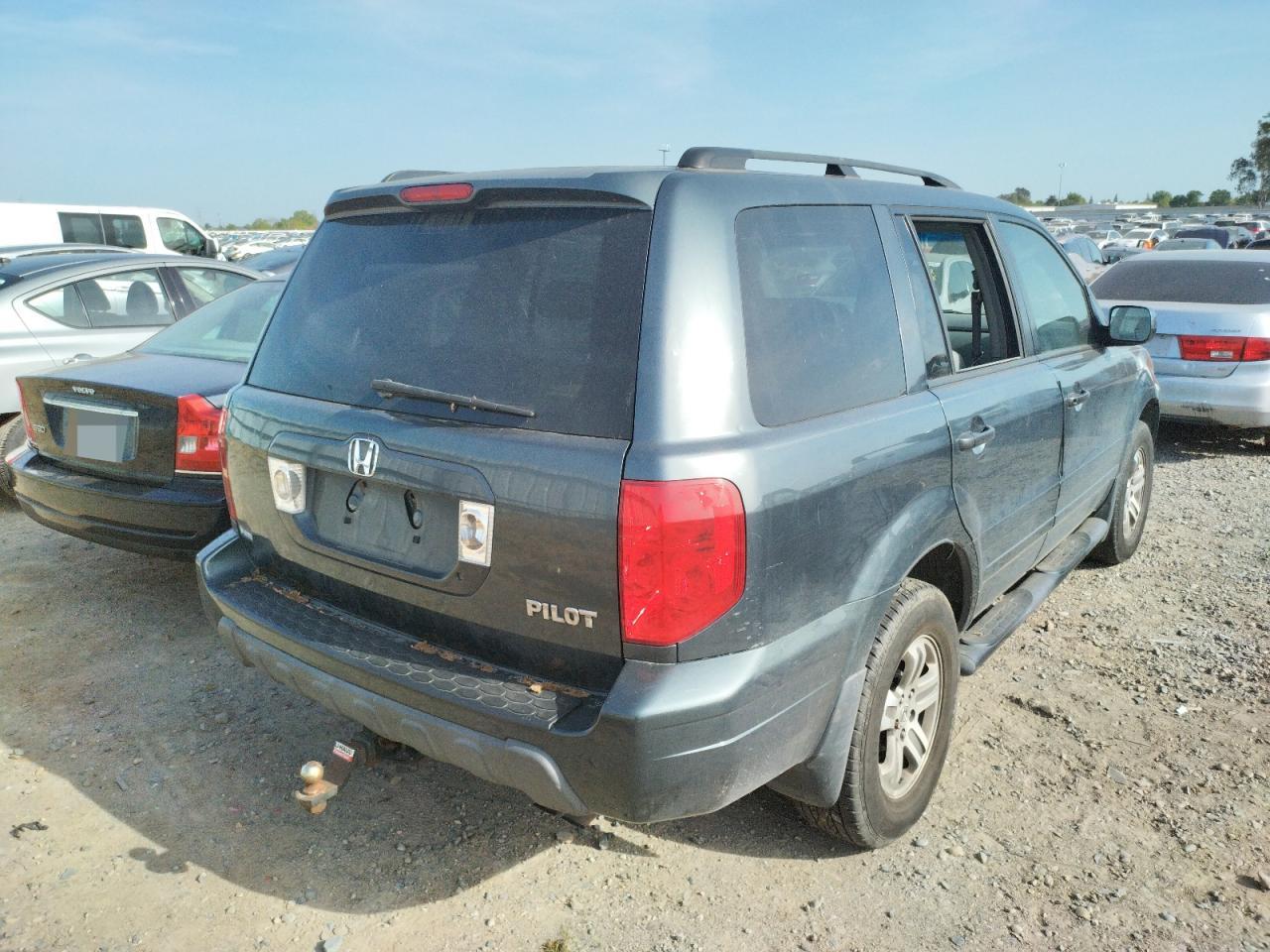 Photo 4 from auction – 2004 HONDA PILOT EXL with VIN 5FNYF18594B006460