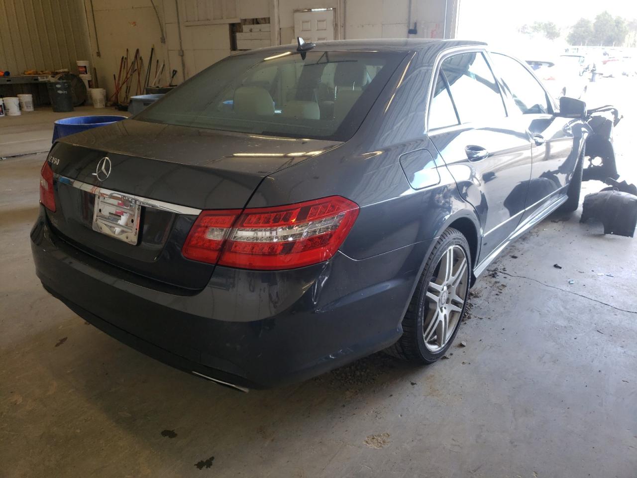 Photo 4 from auction – 2010 MERCEDES-BENZ E 350 with VIN WDDHF5GB5AA170572