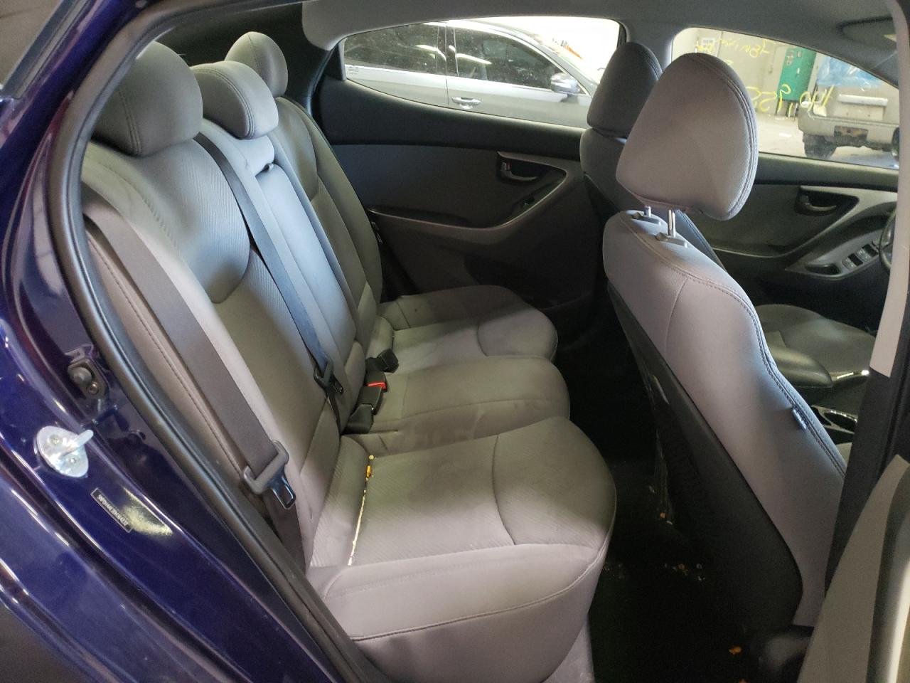 Photo 6 from auction – 2013 HYUNDAI ELANTRA GL with VIN 5NPDH4AE2DH364232