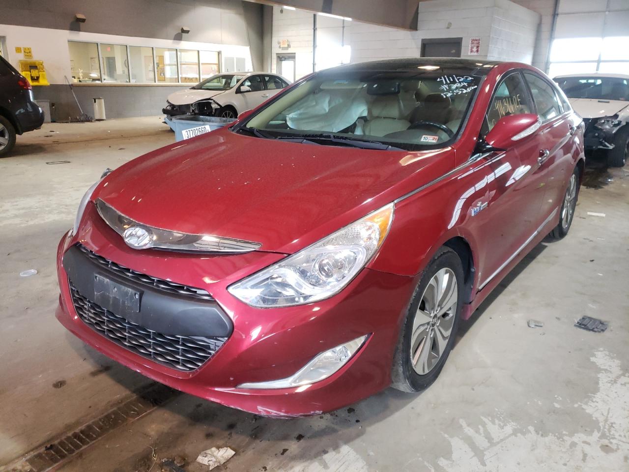 Photo 2 from auction – 2013 HYUNDAI SONATA HYB with VIN KMHEC4A45DA066612