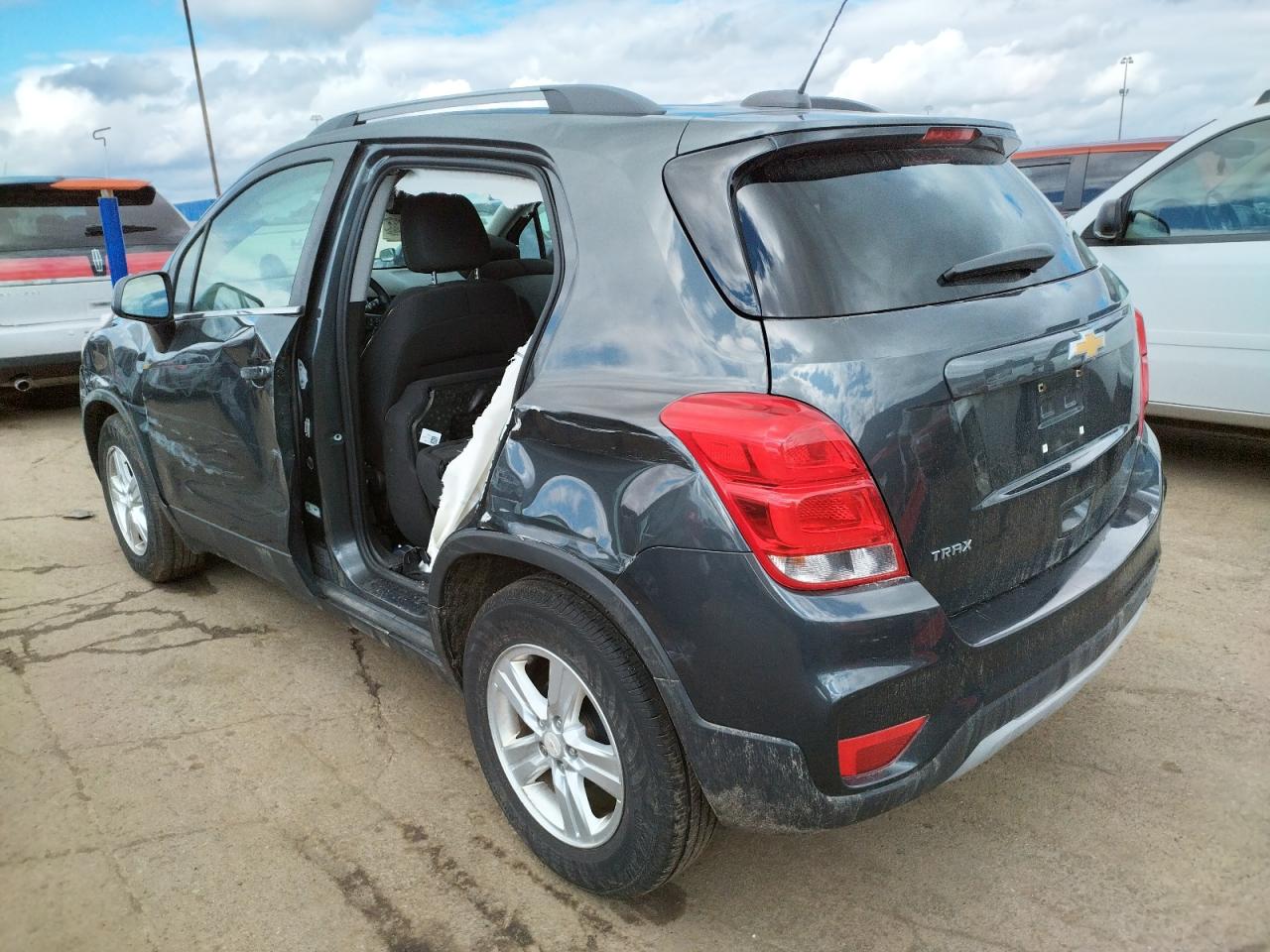 Photo 3 from auction – 2017 CHEVROLET TRAX 1LT with VIN 3GNCJLSB7HL223247