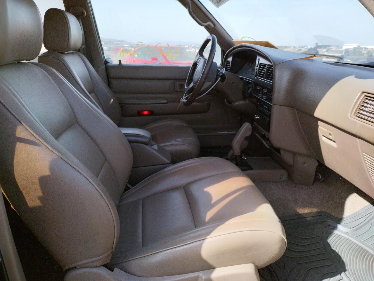Photo 5 from auction – 1995 TOYOTA 4RUNNER with VIN JT3VN39W0S0210511