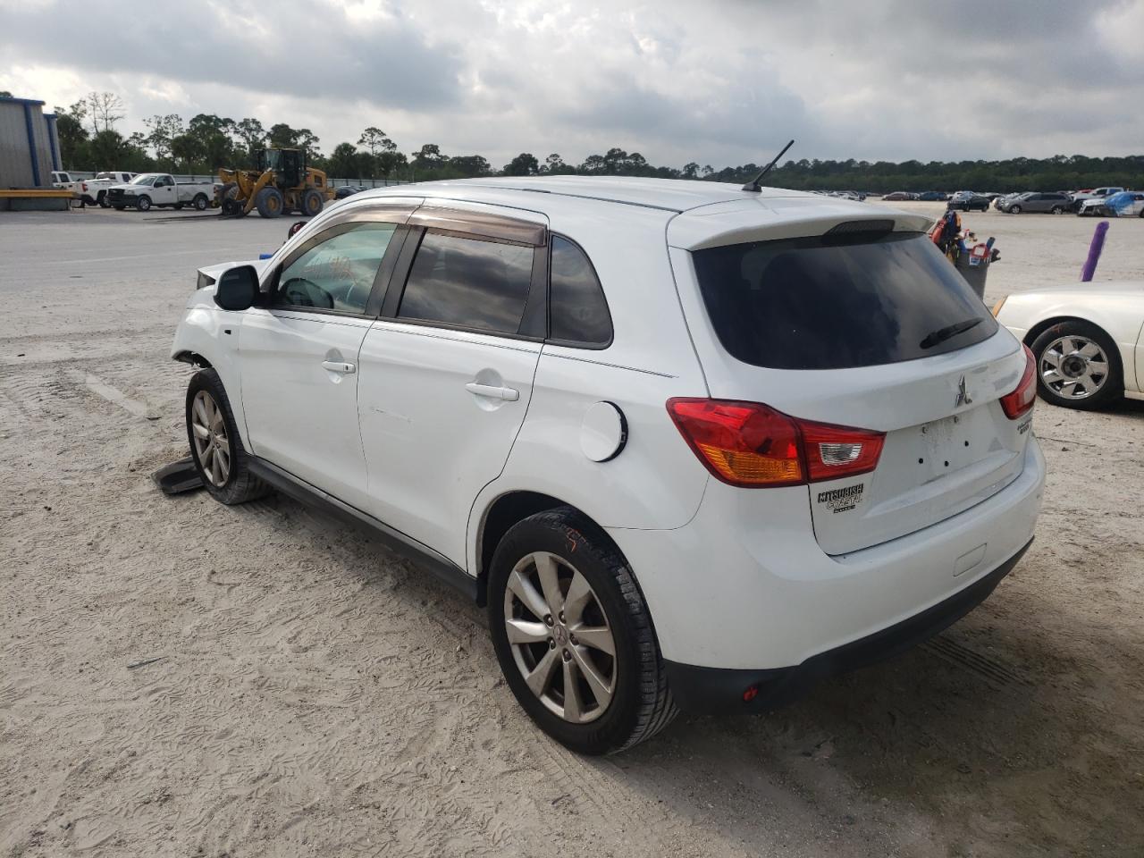 Photo 3 from auction – 2015 MITSUBISHI OUTLANDER with VIN 4A4AP3AU7FE059702