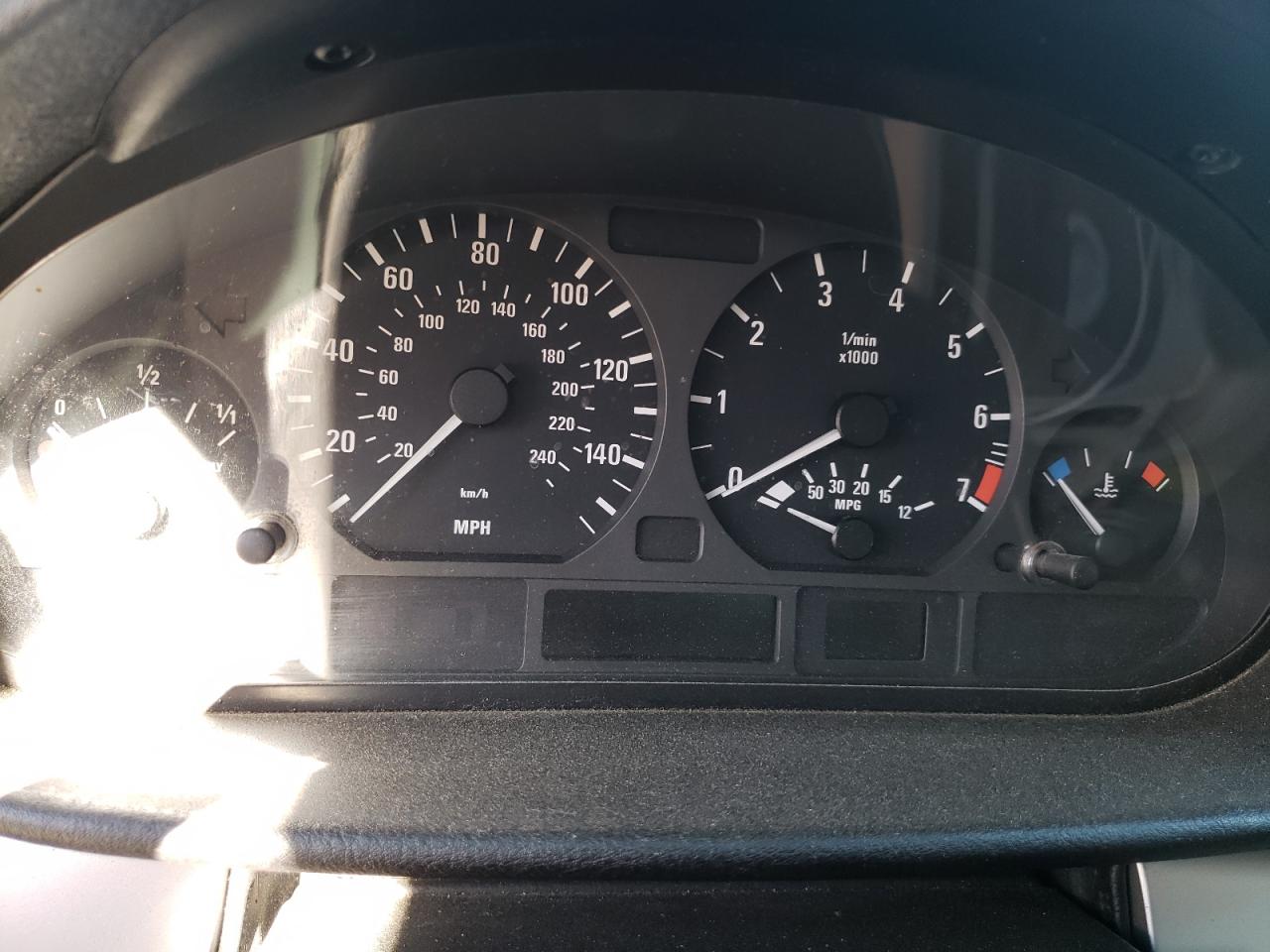 Photo 8 from auction – 2004 BMW 325 I with VIN WBAET37444NJ80676