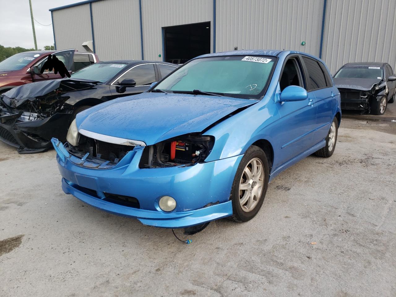 Photo 2 from auction – 2005 KIA SPECTRA5 with VIN KNAFE161455077589