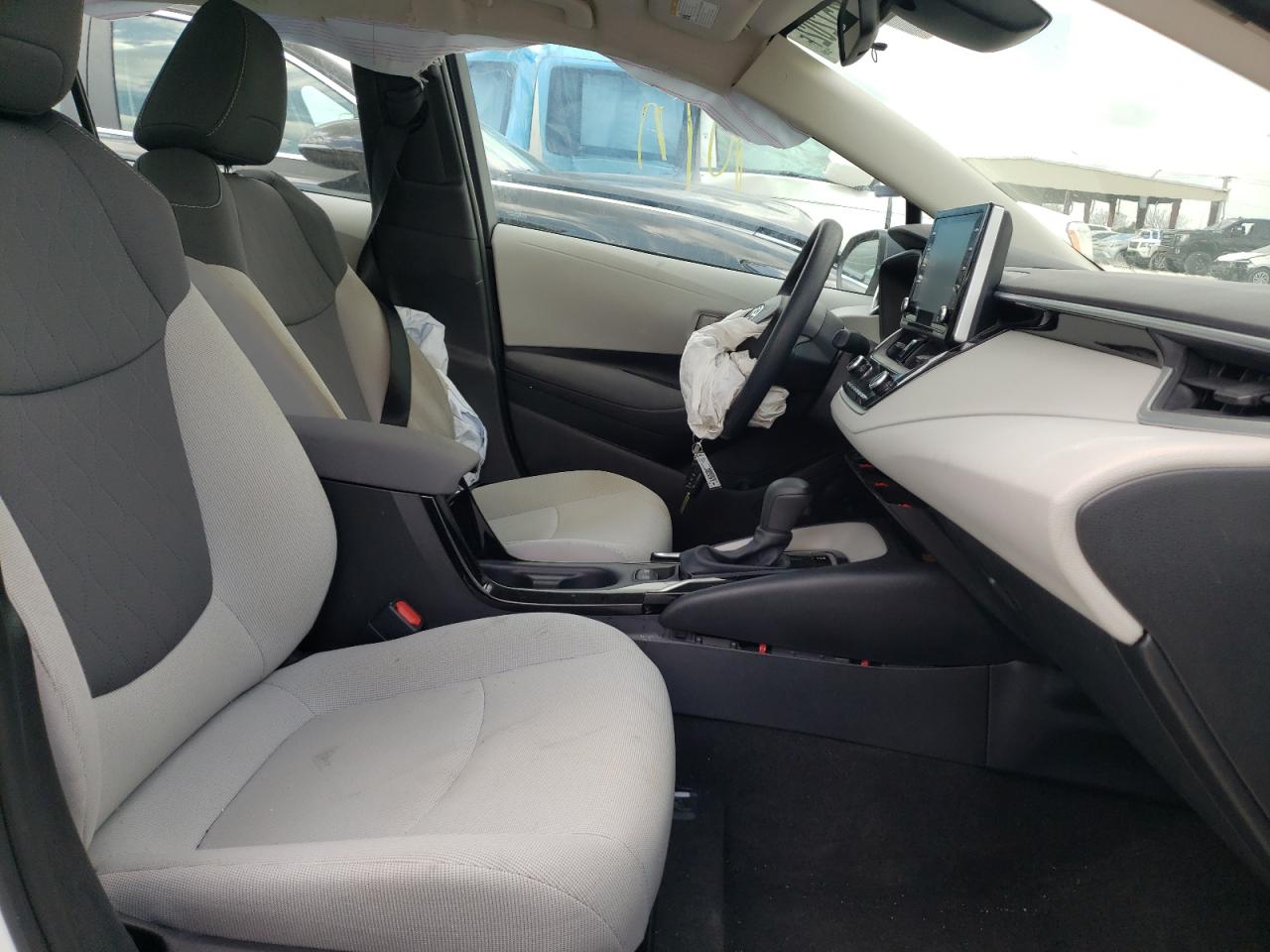 Photo 5 from auction – 2020 TOYOTA COROLLA LE with VIN 5YFEPRAE8LP142087