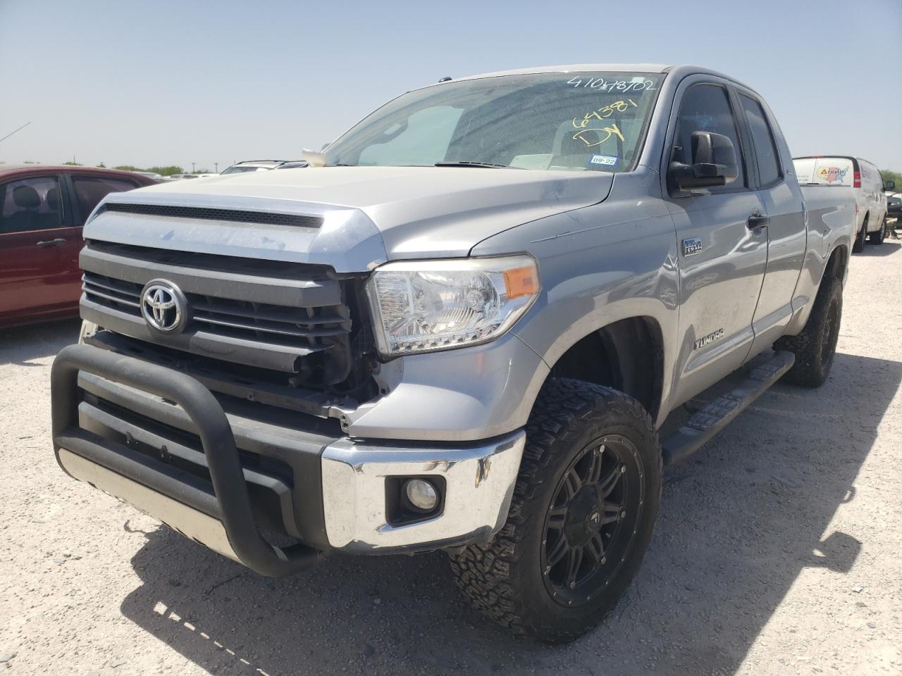 Photo 2 from auction – 2015 TOYOTA TUNDRA DOU with VIN 5TFUW5F10FX464774