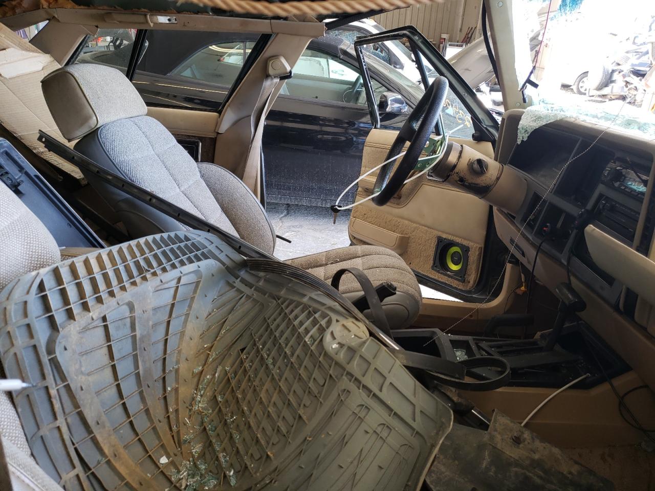 Photo 5 from auction – 1992 JEEP CHEROKEE with VIN 1J4FJ58S3NL134799