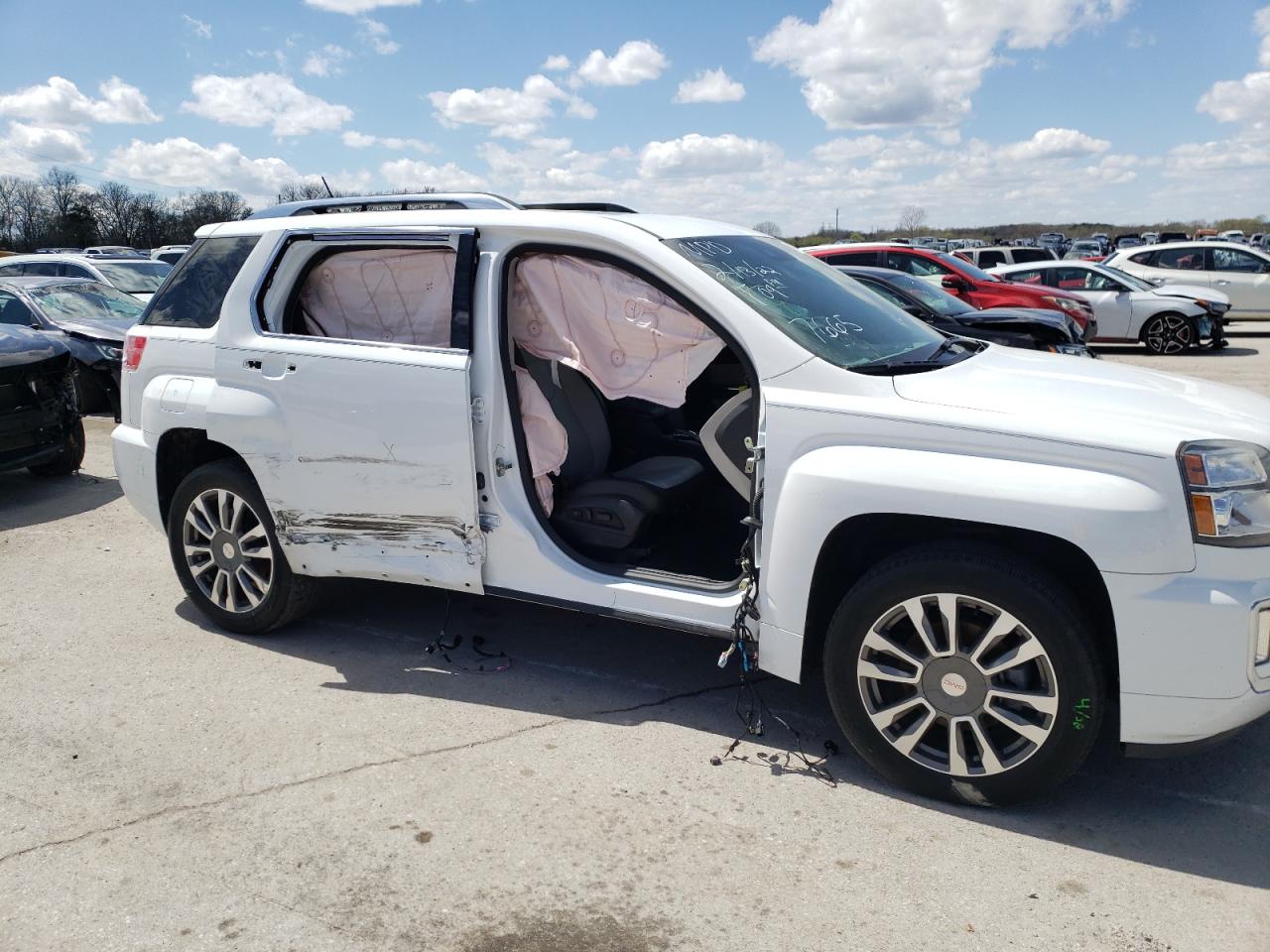 Photo 20 from auction – 2017 GMC TERRAIN DE with VIN 2GKFLRE3XH6297665