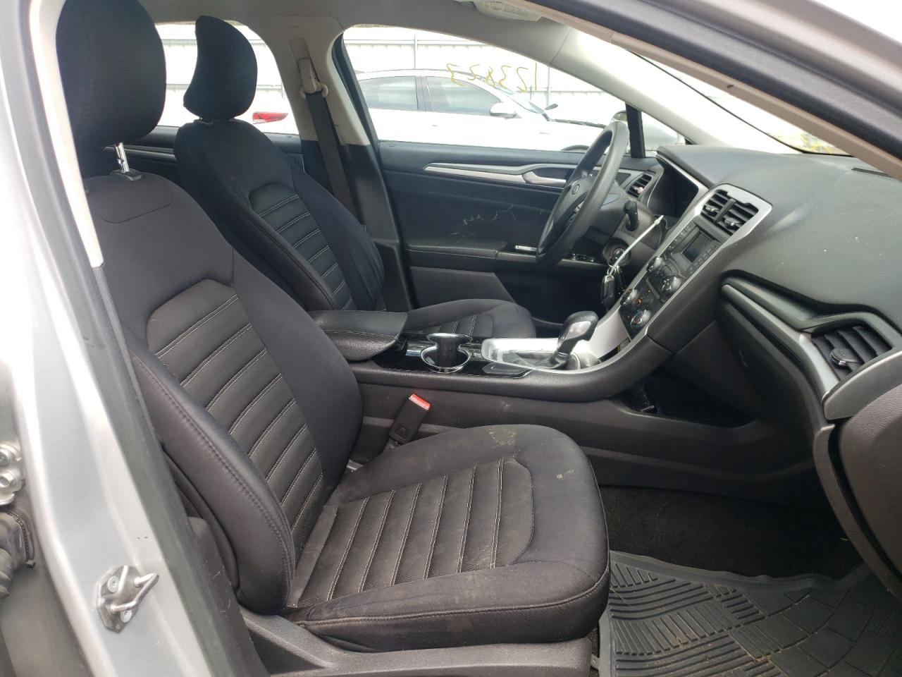 Photo 5 from auction – 2015 FORD FUSION SE with VIN 3FA6P0H7XFR227945