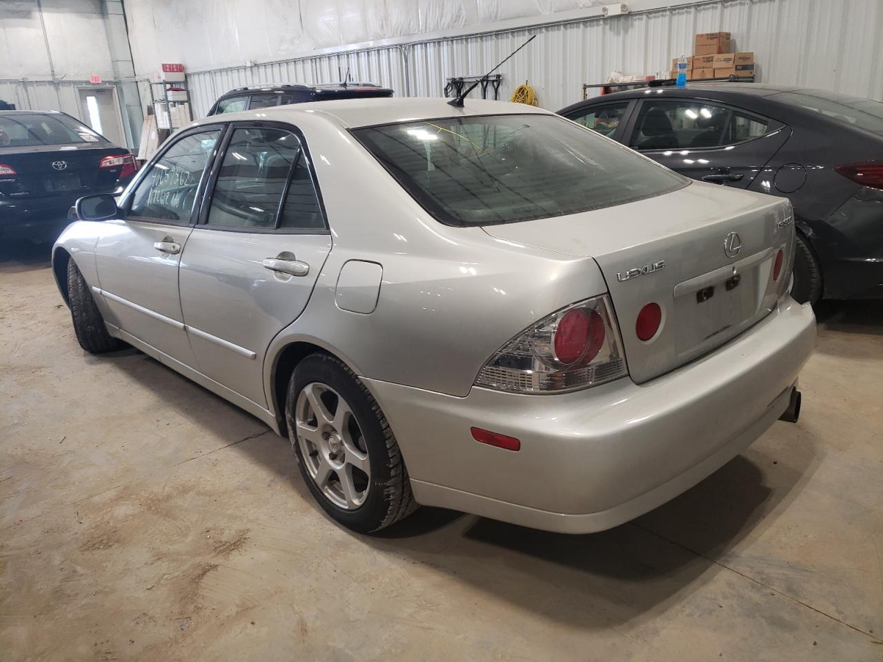 Photo 3 from auction – 2002 LEXUS IS 300 with VIN JTHBD192020042869