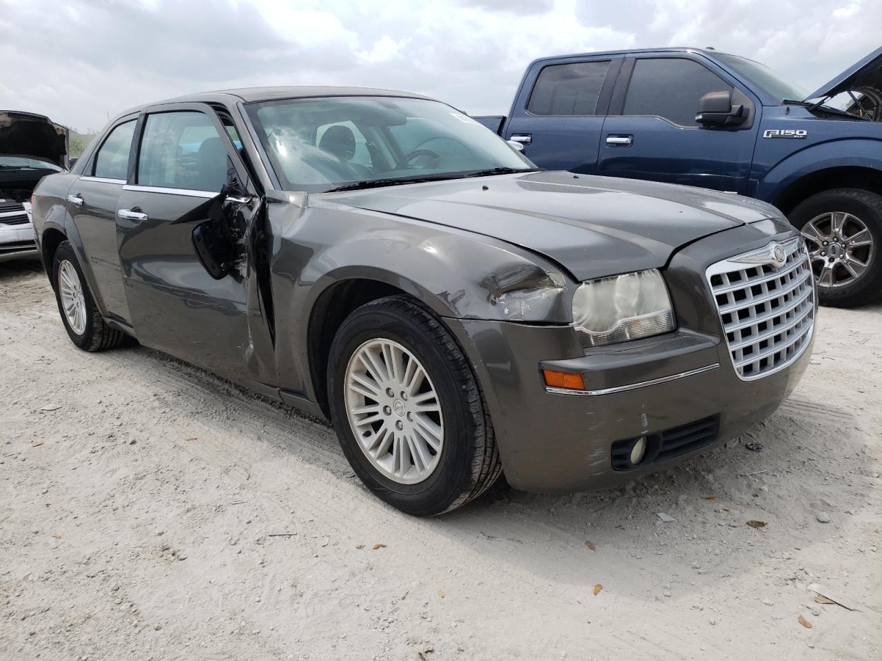 CHRYSLER 300 TOURIN 2010 with VIN 2C3CA5CVXAH246618 - Photo from auction