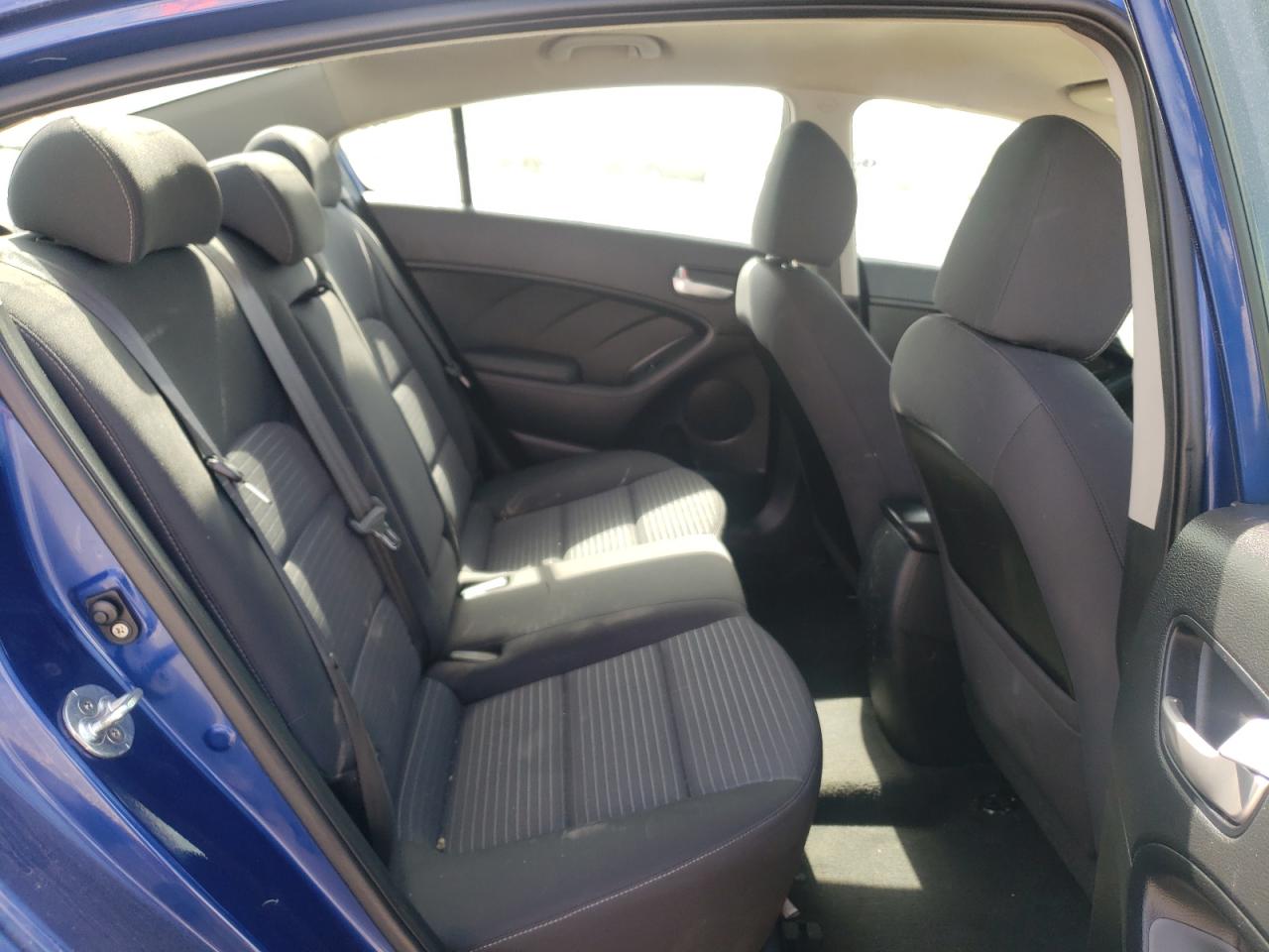 Photo 6 from auction – 2017 KIA FORTE LX with VIN 3KPFL4A7XHE016925