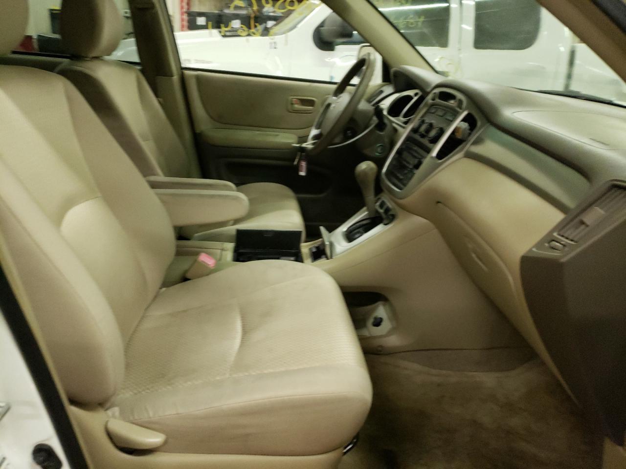 Photo 5 from auction – 2004 TOYOTA HIGHLANDER with VIN JTEHD21AX40028240