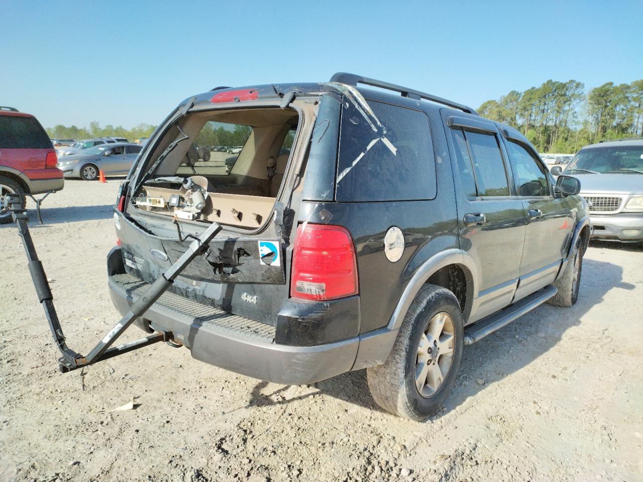Photo 4 from auction – 2003 FORD EXPLORER X with VIN 1FMZU73K63UC77133