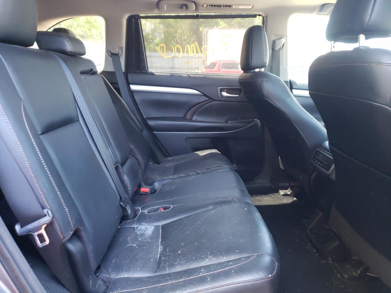 Photo 6 from auction – 2017 TOYOTA HIGHLANDER with VIN 5TDKZRFH9HS518875