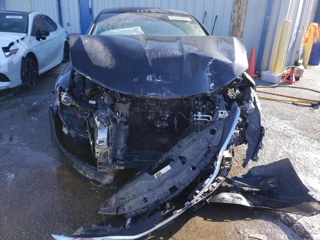 Photo 9 from auction – 2015 CHRYSLER 200 LIMITE with VIN 1C3CCCABXFN697697