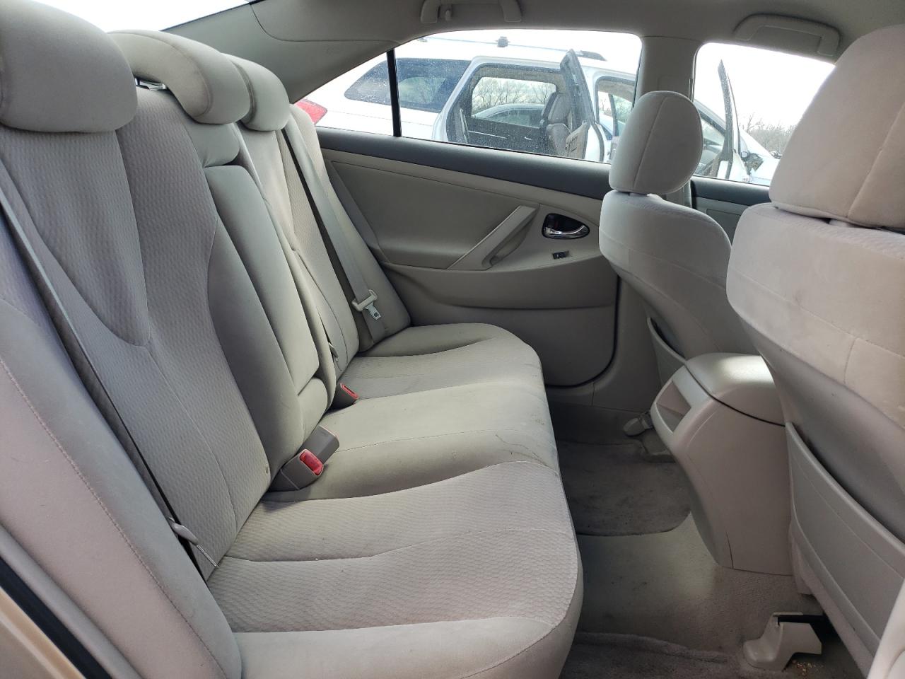 Photo 6 from auction – 2010 TOYOTA CAMRY BASE with VIN 4T4BF3EK4AR076030