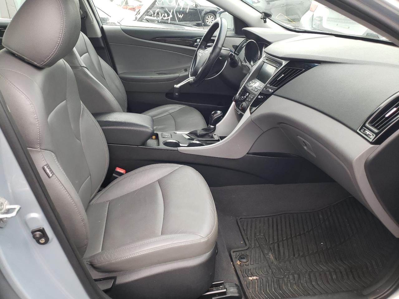 Photo 5 from auction – 2011 HYUNDAI SONATA SE with VIN 5NPEC4AC4BH215559
