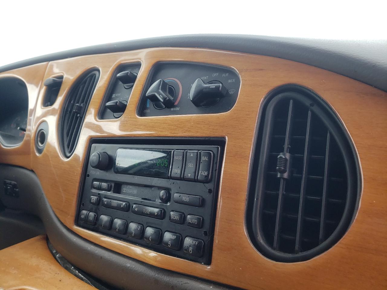 Photo 9 from auction – 1999 FORD ECONOLINE with VIN 1FDRE14L4XHA36915