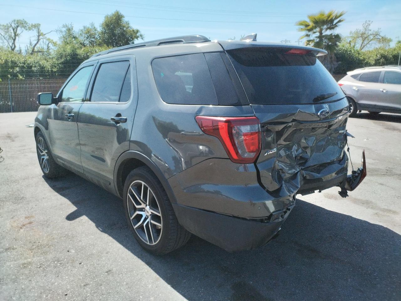 Photo 3 from auction – 2017 FORD EXPLORER S with VIN 1FM5K8GTXHGA04005