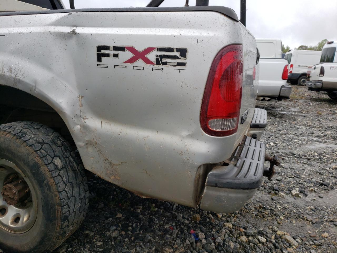 Photo 9 from auction – 2004 FORD F250 with VIN 1FTNX20L04EA73322