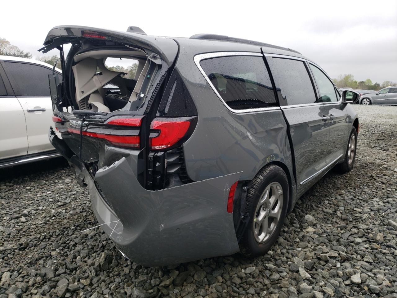 Photo 4 from auction – 2022 CHRYSLER PACIFICA with VIN 2C4RC1GG4NR104236