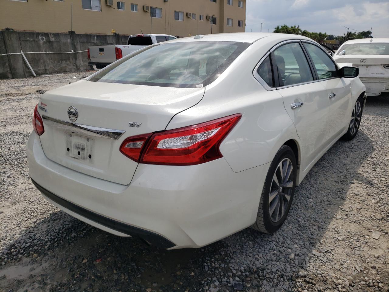 Photo 4 from auction – 2017 NISSAN ALTIMA 2.5 with VIN 1N4AL3AP5HC192119