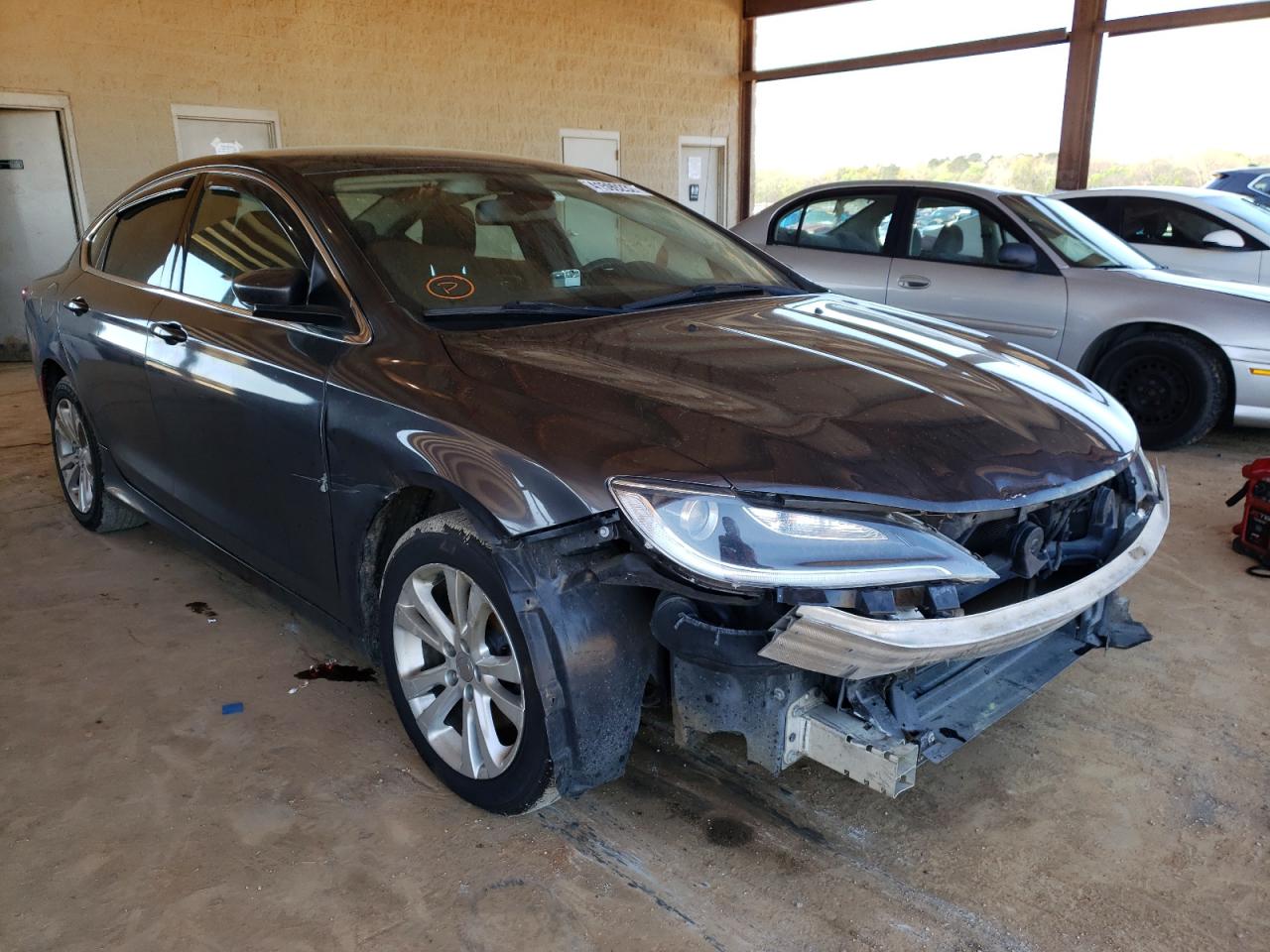 CHRYSLER 200 LIMITE 2015 with VIN 1C3CCCABXFN557357 - Photo from auction
