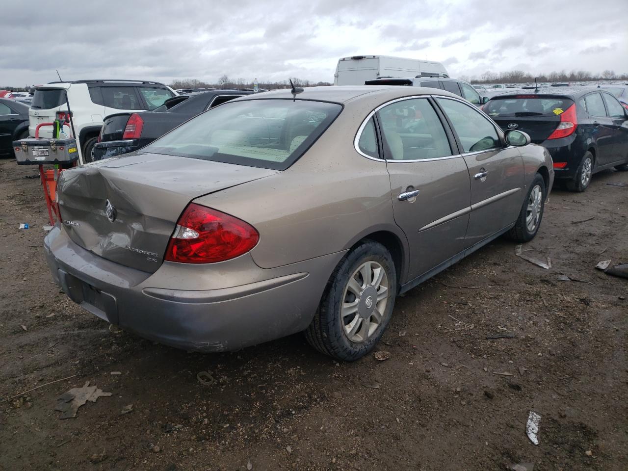Zdjęcie 4 z aukcji – 2007 BUICK LACROSSE C z VIN 2G4WC582371122446
