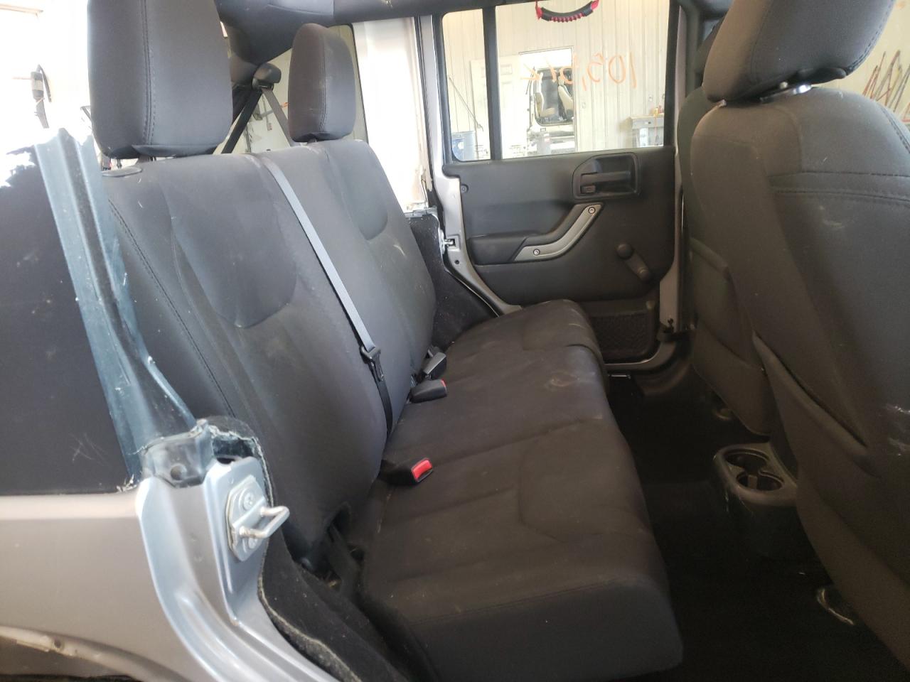 Photo 6 from auction – 2016 JEEP WRANGLER U with VIN 1C4BJWDG2GL179540