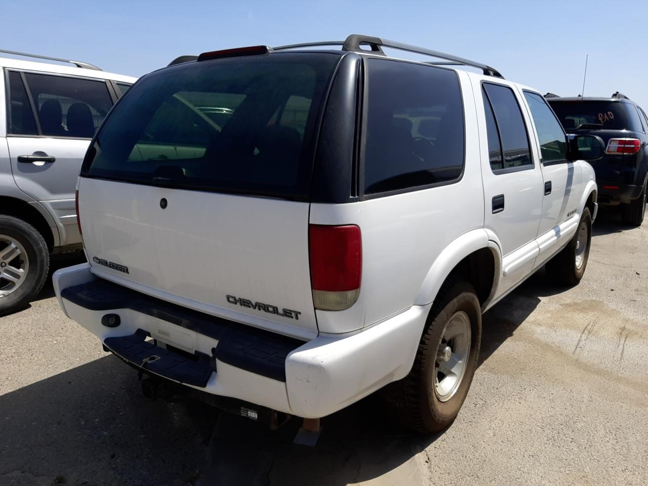 Photo 4 from auction – 2002 CHEVROLET BLAZER with VIN 1GNCS13W42K140726