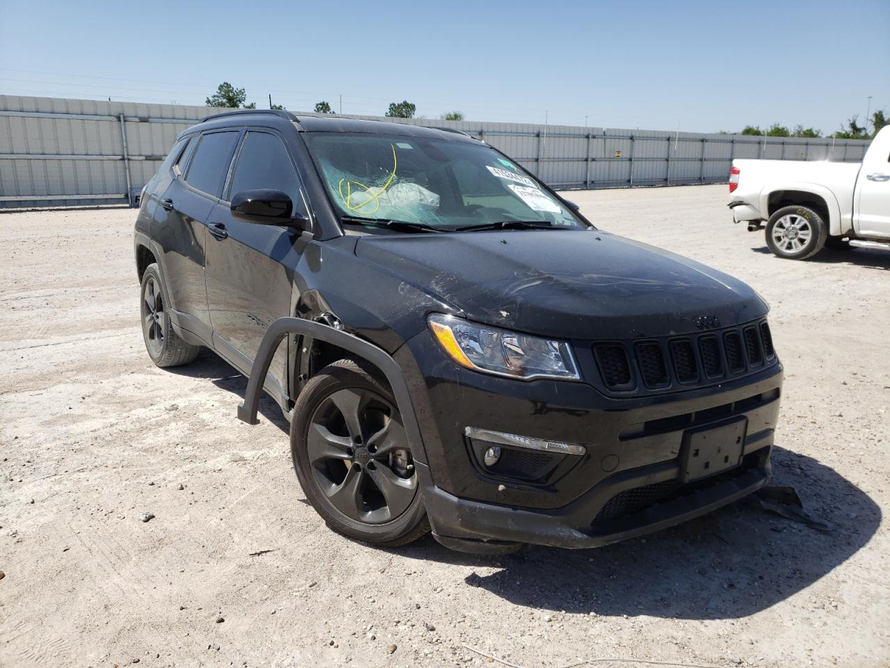 JEEP COMPASS LA 2021 with VIN 3C4NJCBB5MT571060 - Photo from auction