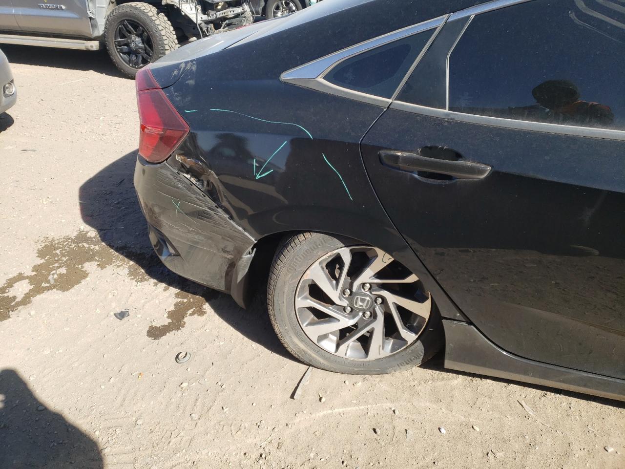 Photo 9 from auction – 2018 HONDA CIVIC EX with VIN 2HGFC2F78JH562454