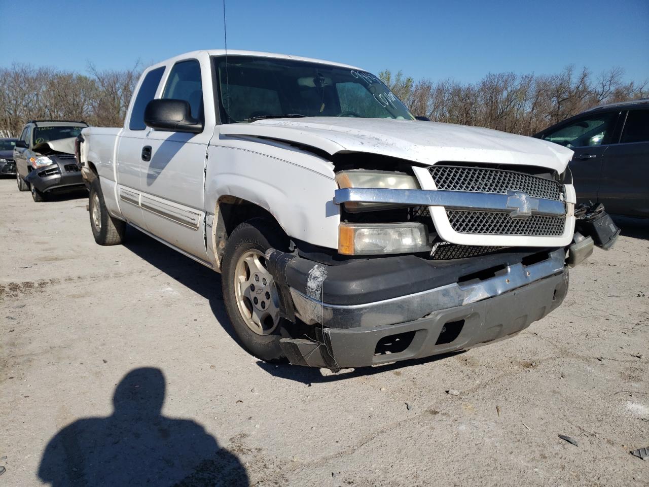 CHEVROLET SILVERADO 2004 with VIN 2GCEC19V441159843 - Photo from auction