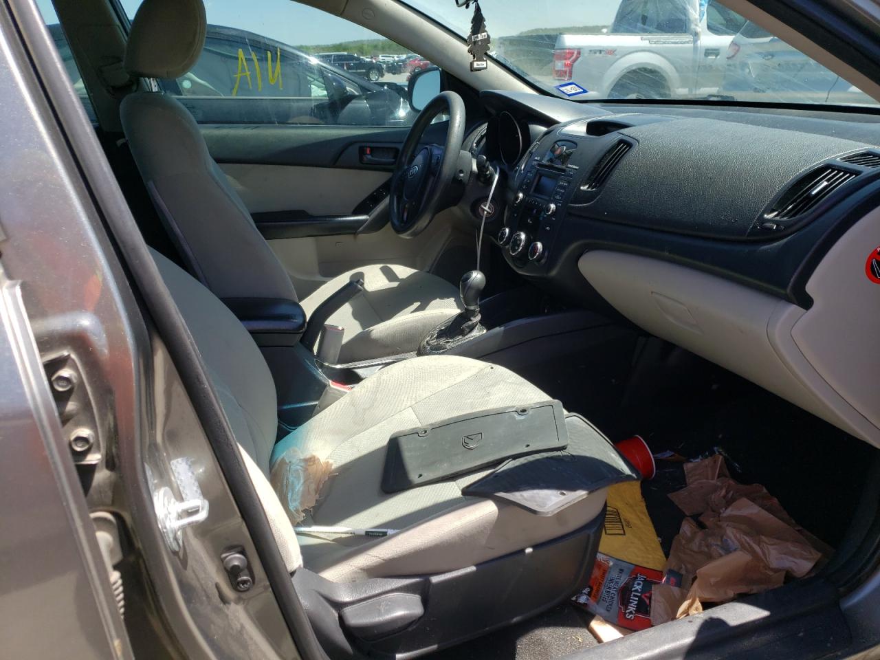 Photo 5 from auction – 2012 KIA FORTE EX with VIN KNAFU4A22C5597260