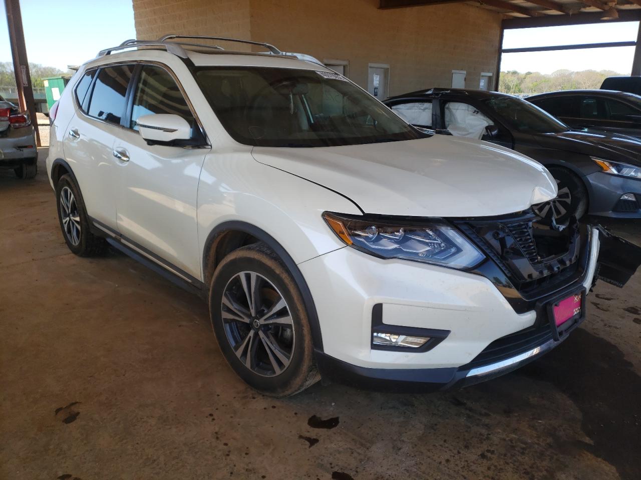 Photo 1 from auction – 2017 NISSAN ROGUE S with VIN 5N1AT2MT1HC776624